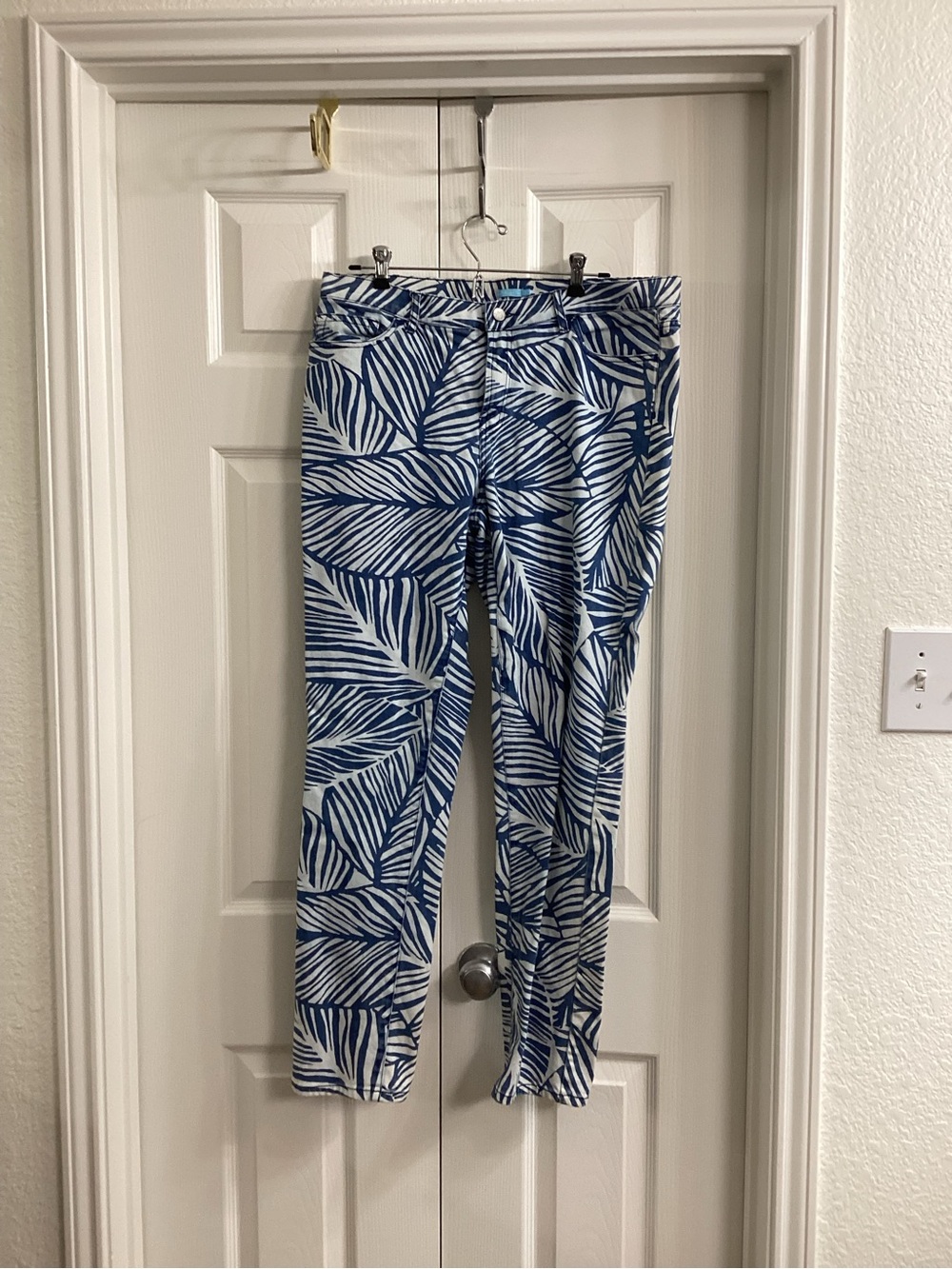 J McLaughlin Lexi Leaf pattern jeans